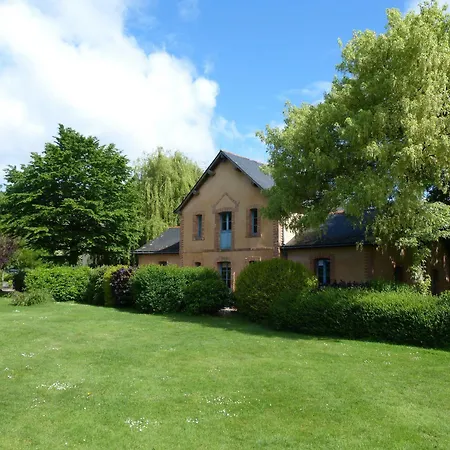 Anjou Golf And Country Club Hotel *